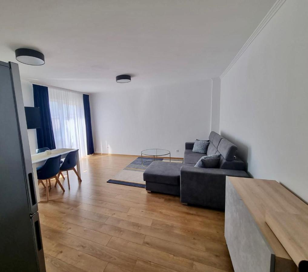 Lily Central Apartment With Free Parking Târgu-Mureş Екстериор снимка